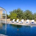 Elegant With Private Pool And Games Loulé