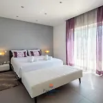 Elegant With Private Pool And Games فيلة لول