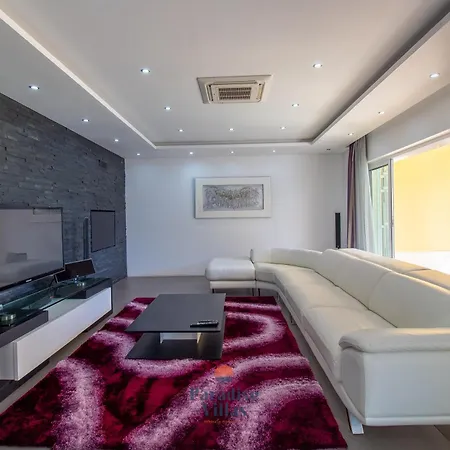 Elegant With Private Pool And Games Вилла
