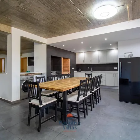 Вилла Elegant With Private Pool And Games Лоле