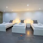 Villa Elegant With Private Pool And Games