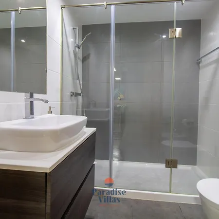 5-bedroom Algarve With Private Pool *