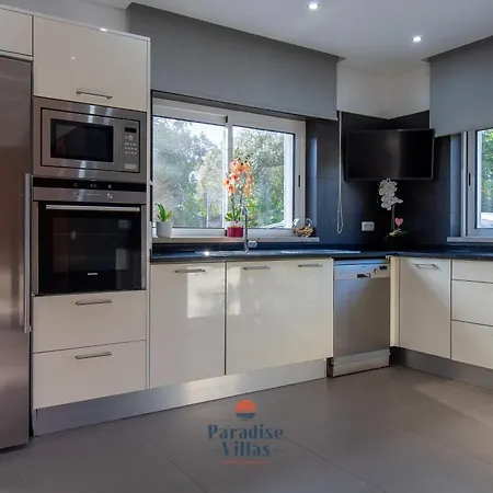 5-Bedroom Algarve Villa With Private Pool * 楼尔