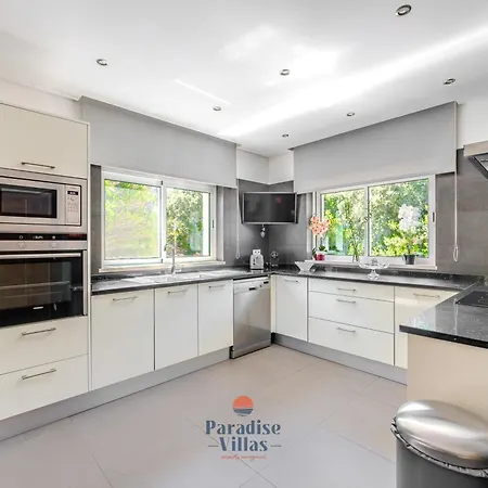 5-bedroom Algarve With Private Pool *