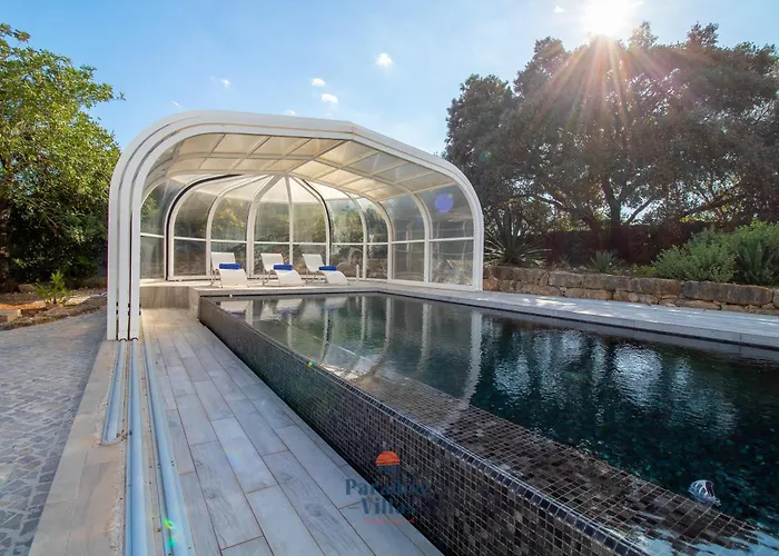 Elegant With Private Pool And Games Villa