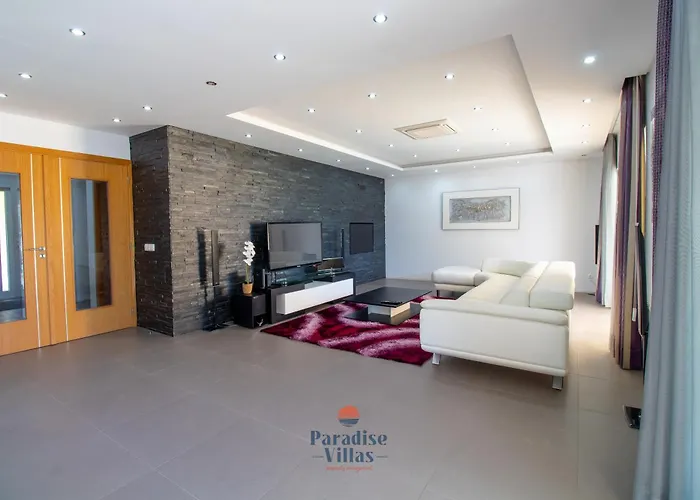 Villa Elegant With Private Pool And Games
