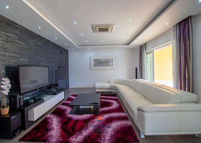 Elegant With Private Pool And Games Villa