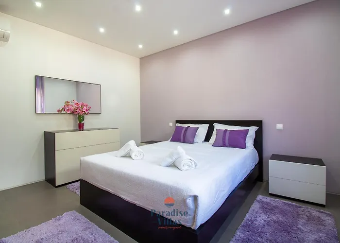 Elegant With Private Pool And Games Villa