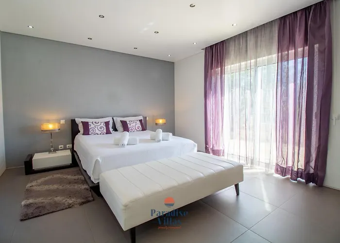 Elegant With Private Pool And Games Villa Loulé