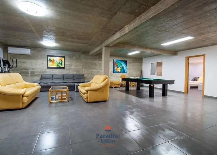 Elegant With Private Pool And Games * Loulé