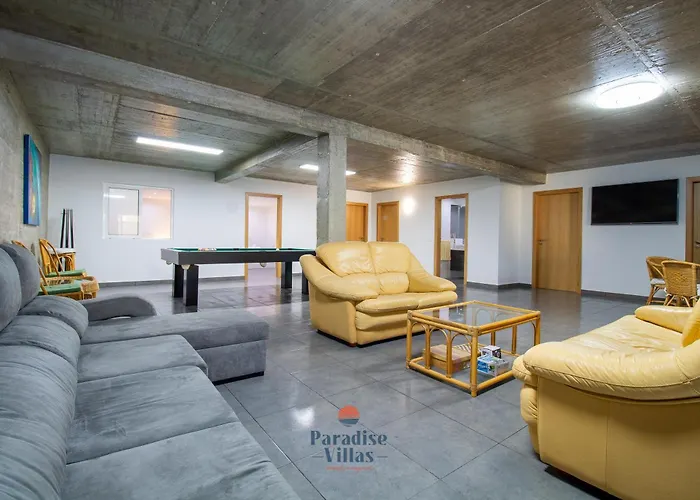 Elegant With Private Pool And Games Villa Loulé