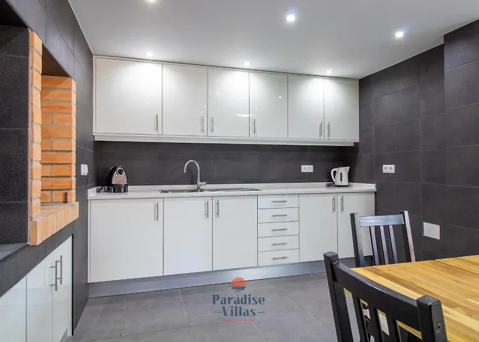 Elegant With Private Pool And Games Villa Loulé