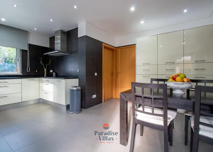 Elegant With Private Pool And Games Villa Loulé